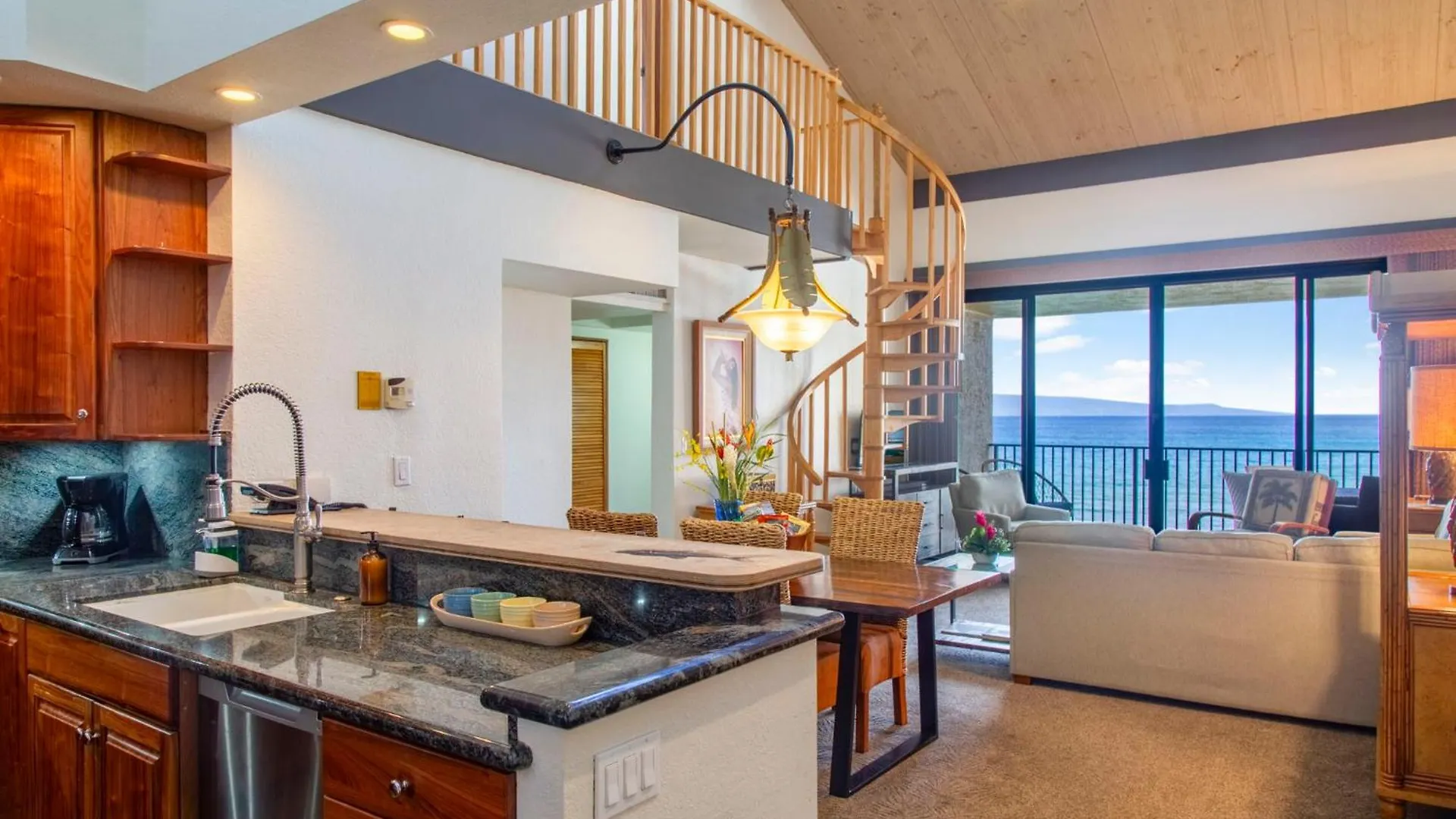 Penthouse Sweeping Ocean Views Lejlighed Kahana