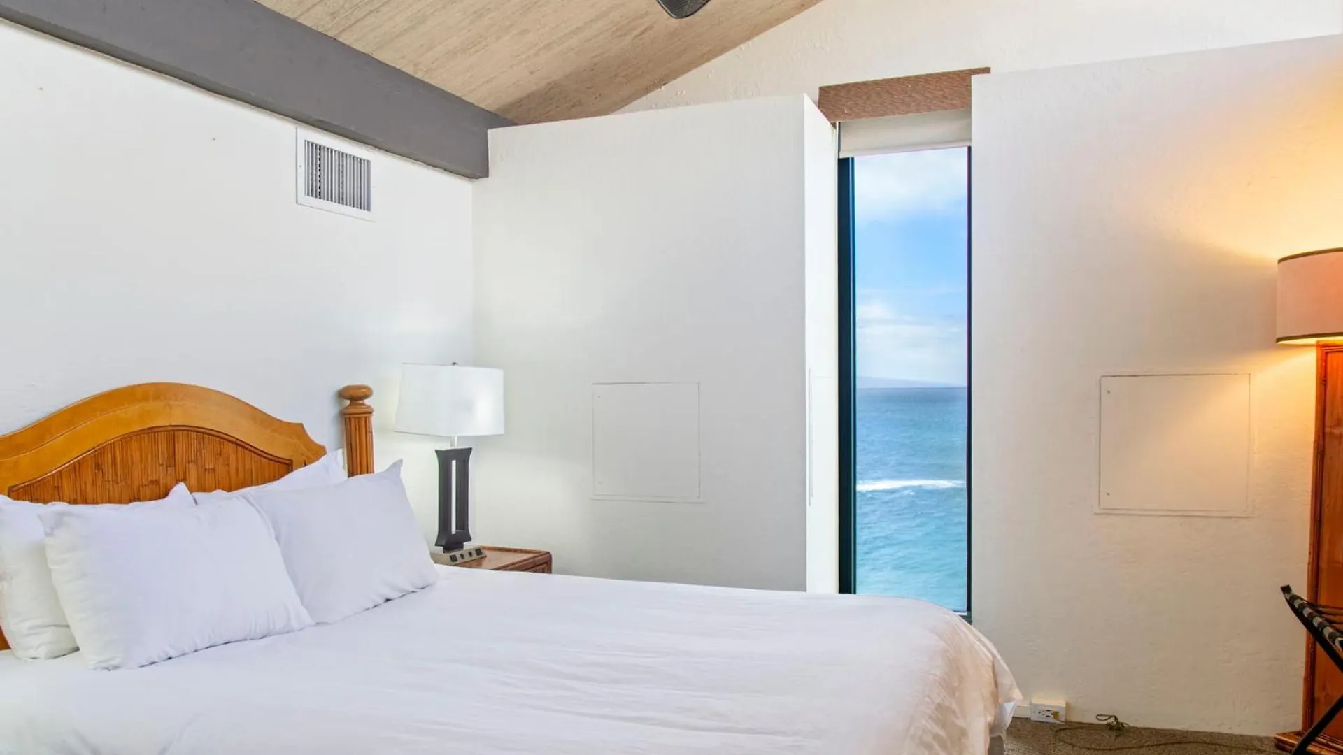 Penthouse Sweeping Ocean Views Lejlighed Kahana USA